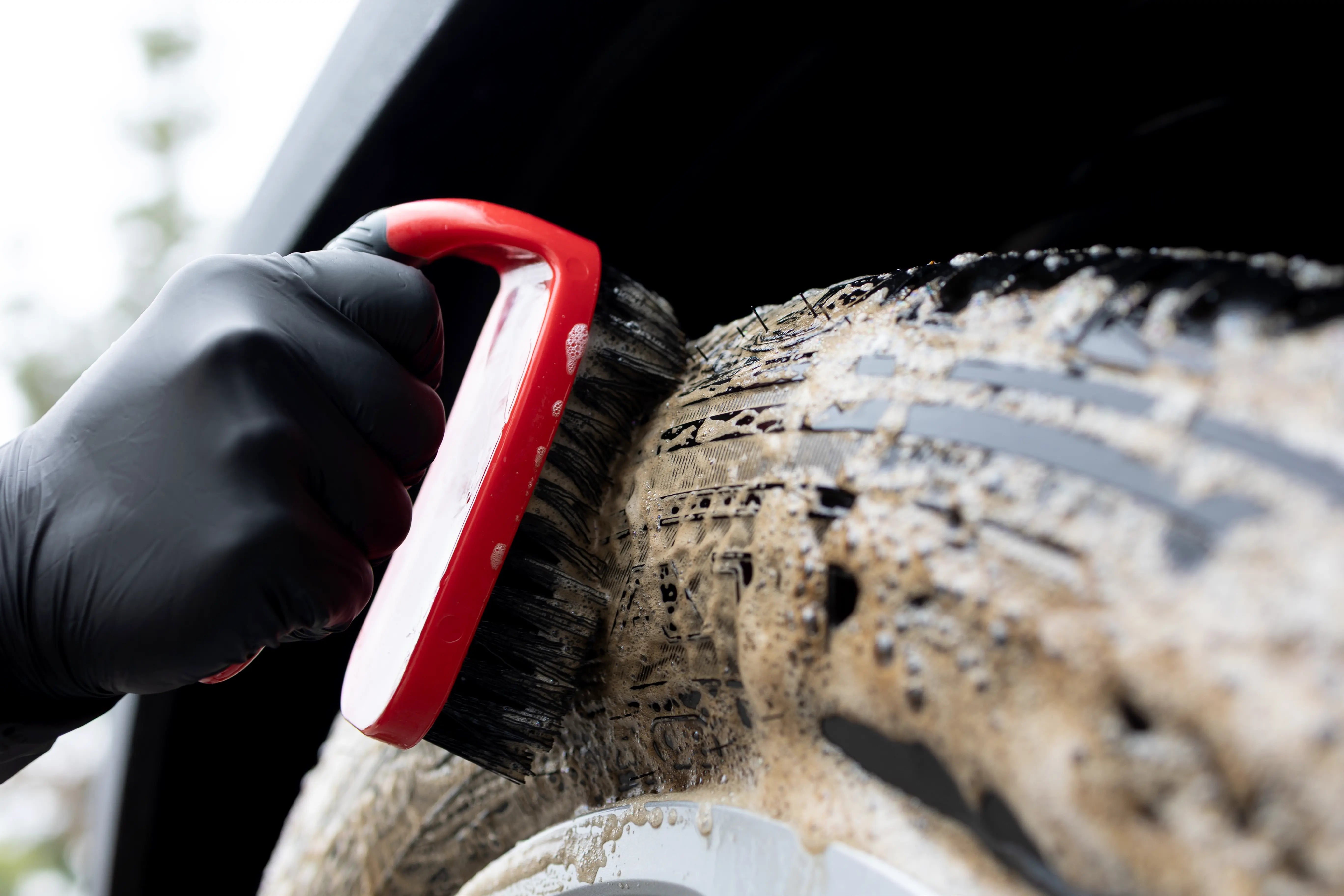 7011039 Heavy Duty Tire and Carpet Scrub Brush