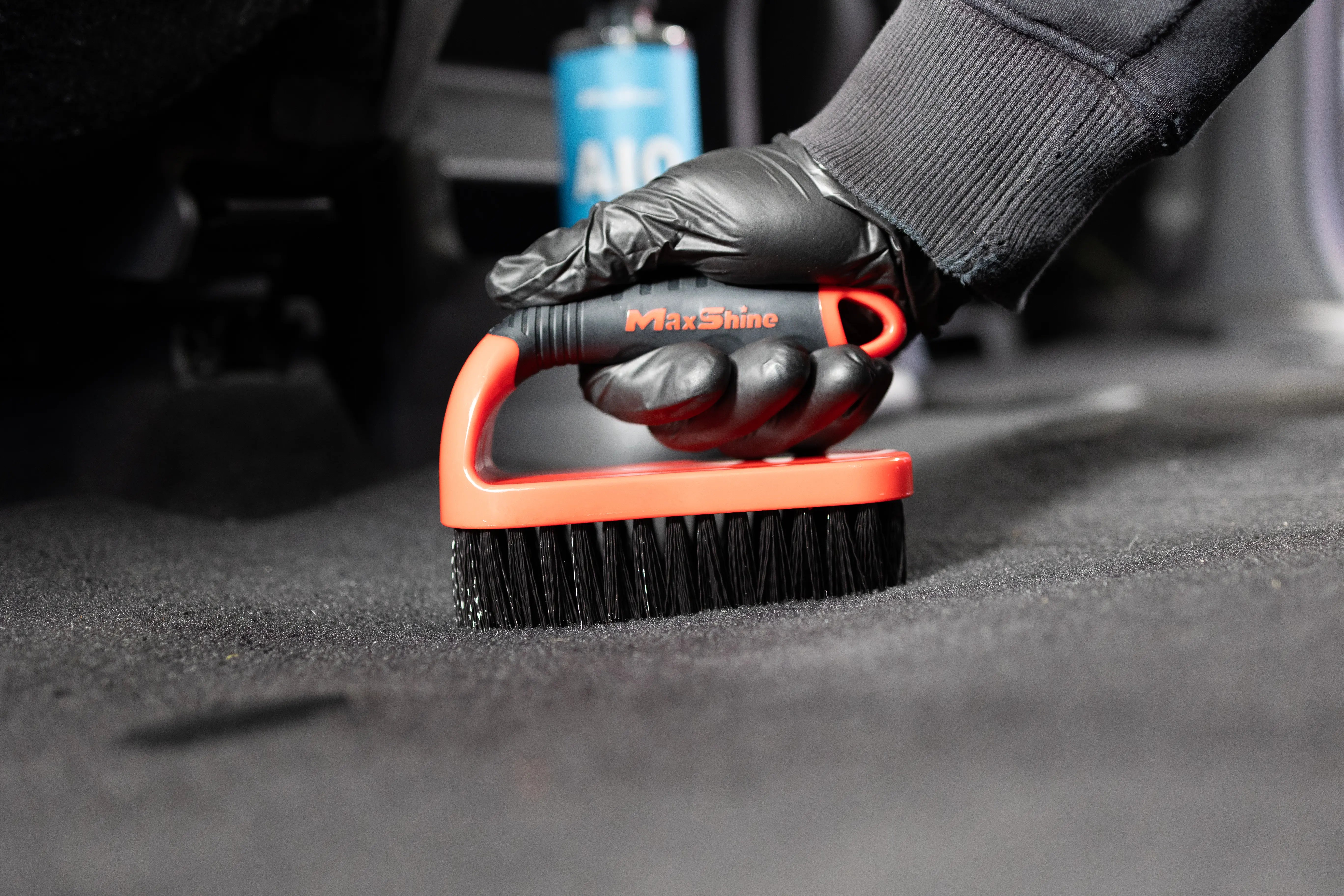 7011039 Heavy Duty Tire and Carpet Scrub Brush