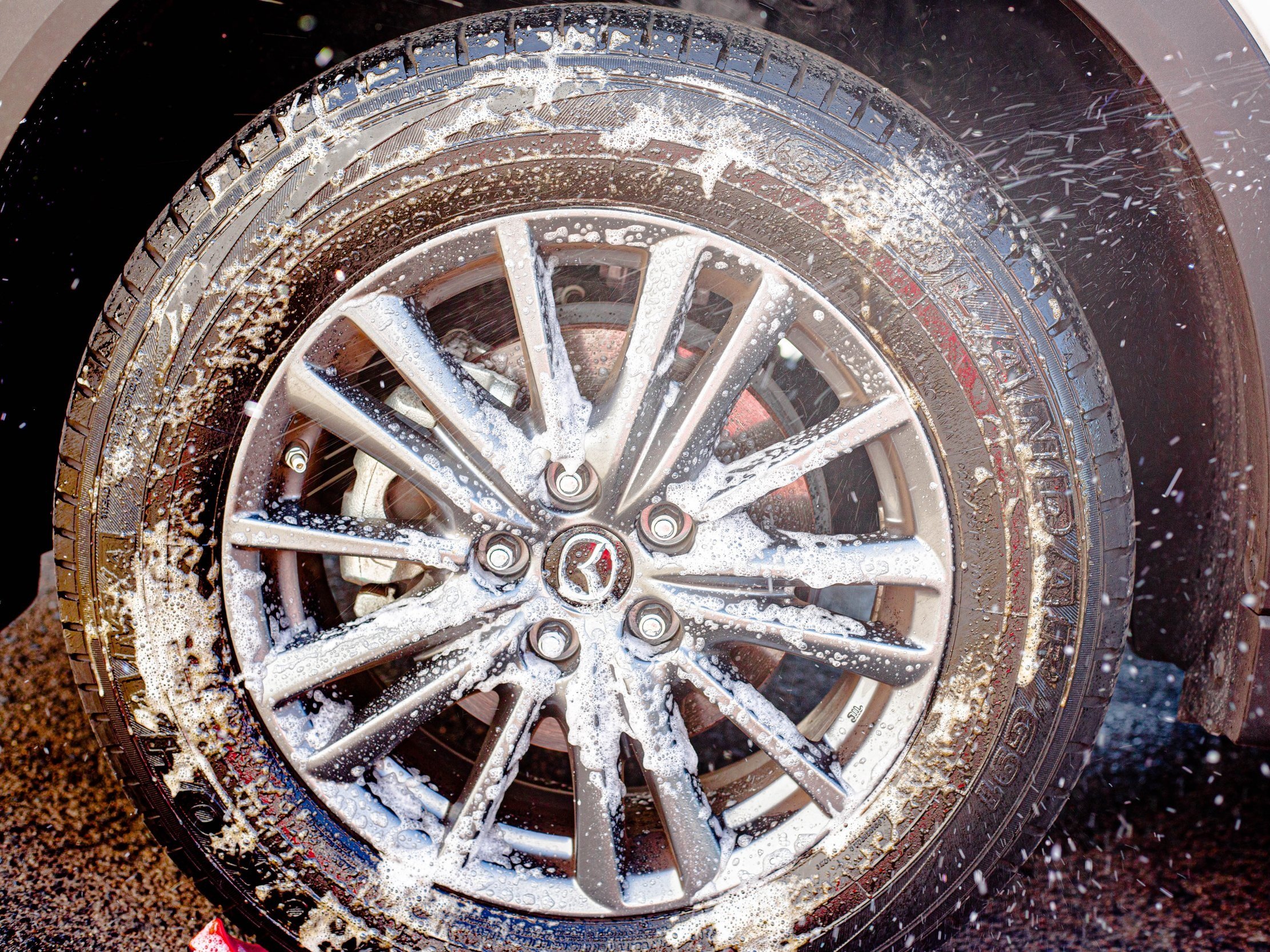How to clean wheels and tires