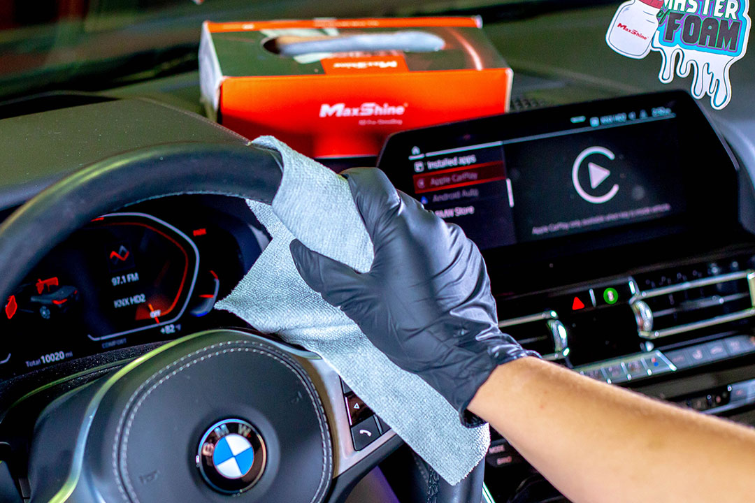 180 gsm Reusable Detailing Microfiber Cloths with Dispenser - Cleaning Steering Wheel