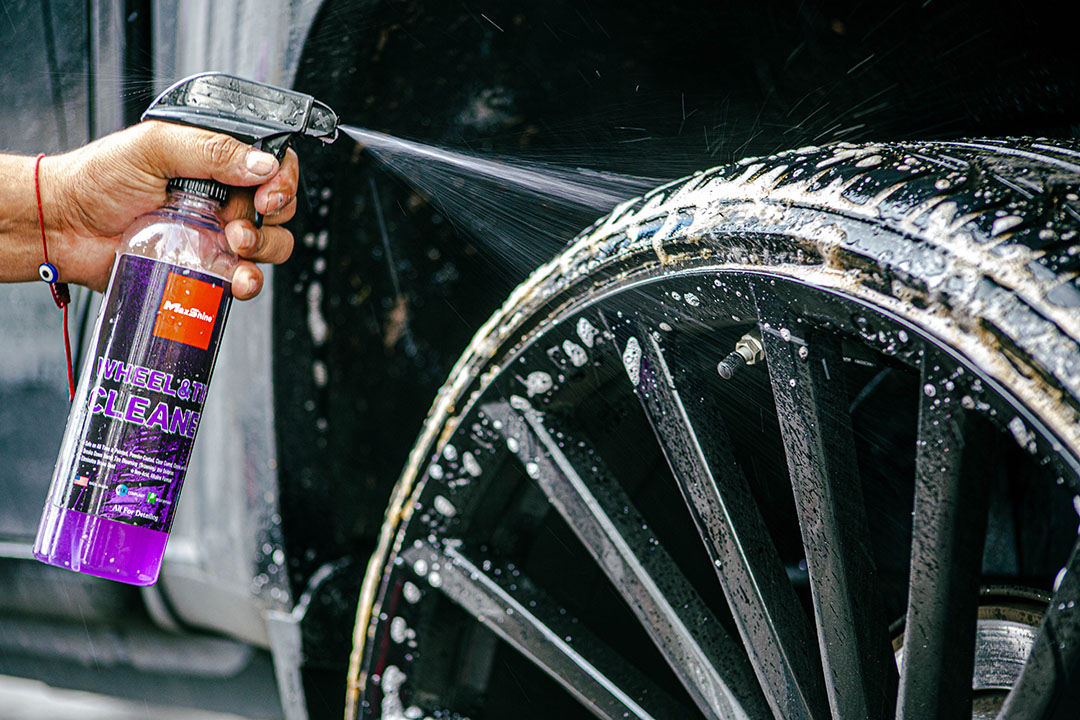 Wheel and tire cleaner in use
